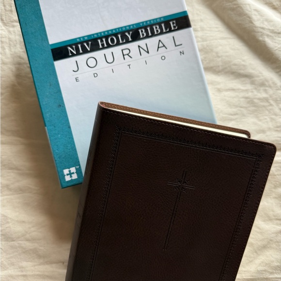 Brown Leather Journal Edition Bible - Picture 1 of 2